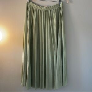 Elegant Green Pleated Skirt